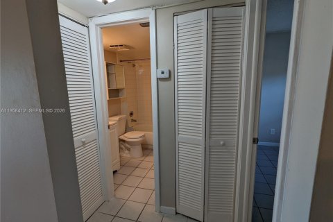 Снять в аренду кондоминиум в Мирамар, Флорида 2 спальни, 76.18м2, № 2019878 - фото 8