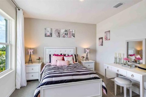 House in Palmetto, Florida 5 bedrooms, 242.01 sq.m. № 2396274 - photo 6
