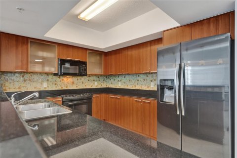 Apartment in Sunny Isles Beach, Florida 1 bedroom, 92.9 sq.m. № 2035623 - photo 2