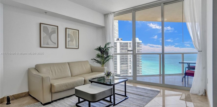 Apartment in Sunny Isles Beach, Florida 1 bedroom, 92.9 sq.m. № 2035623