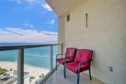 Apartment in Sunny Isles Beach, Florida 1 bedroom, 92.9 sq.m. № 2035623 - photo 25