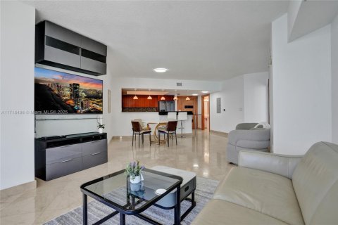 Apartment in Sunny Isles Beach, Florida 1 bedroom, 92.9 sq.m. № 2035623 - photo 13