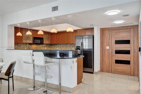 Apartment in Sunny Isles Beach, Florida 1 bedroom, 92.9 sq.m. № 2035623 - photo 3