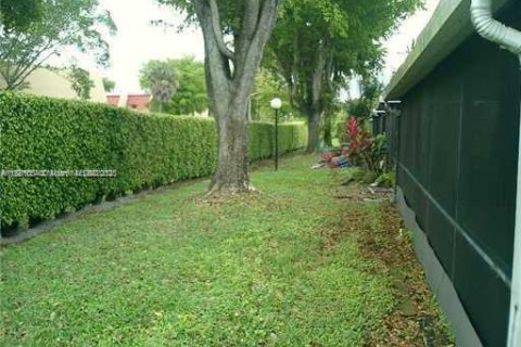 Touwnhouse à vendre à Tamarac, Floride: 2 chambres, 105.54 m2 № 1922386 - photo 3