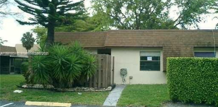 Touwnhouse à Tamarac, Floride 2 chambres, 105.54 m2 № 1922386