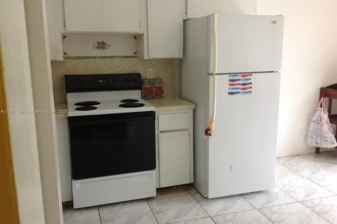 Touwnhouse à vendre à Tamarac, Floride: 2 chambres, 105.54 m2 № 1922386 - photo 10