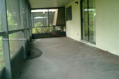 Touwnhouse à vendre à Tamarac, Floride: 2 chambres, 105.54 m2 № 1922386 - photo 4
