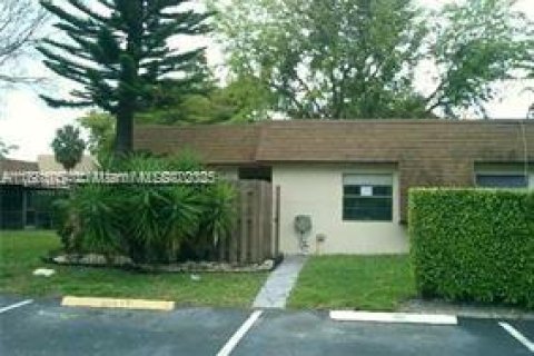 Touwnhouse à vendre à Tamarac, Floride: 2 chambres, 105.54 m2 № 1922386 - photo 8