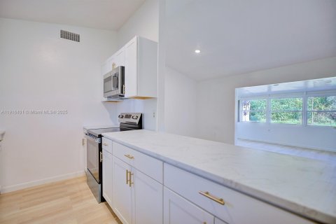 House in Lake Placid, Florida 3 bedrooms, 131.09 sq.m. № 1971116 - photo 11