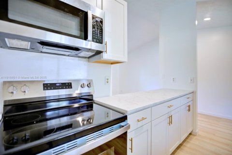 House in Lake Placid, Florida 3 bedrooms, 131.09 sq.m. № 1971116 - photo 12