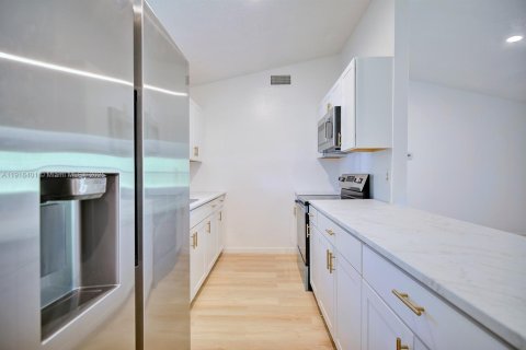 House in Lake Placid, Florida 3 bedrooms, 131.09 sq.m. № 1971116 - photo 9