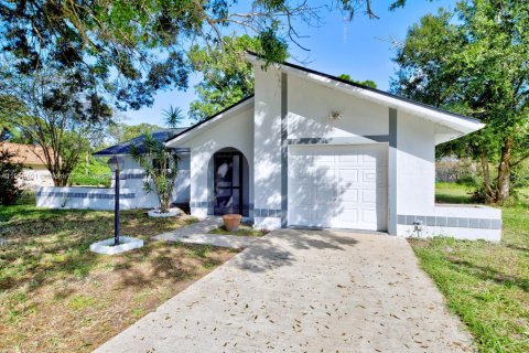 House in Lake Placid, Florida 3 bedrooms, 131.09 sq.m. № 1971116 - photo 4