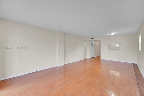 Copropriété à louer à Coral Springs, Floride: 2 chambres, 91.97 m2 № 1999258 - photo 6