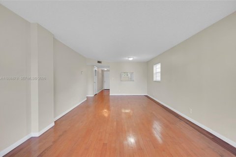 Copropriété à louer à Coral Springs, Floride: 2 chambres, 91.97 m2 № 1999258 - photo 7