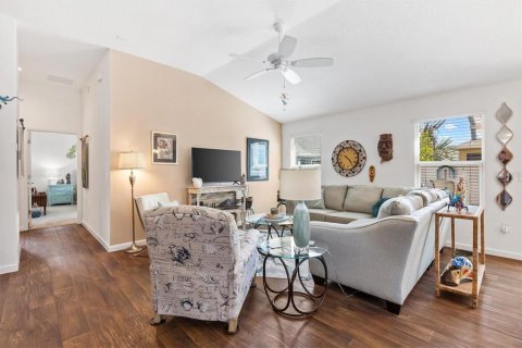 House in The Villages, Florida 3 bedrooms, 132.48 sq.m. № 2223332 - photo 5