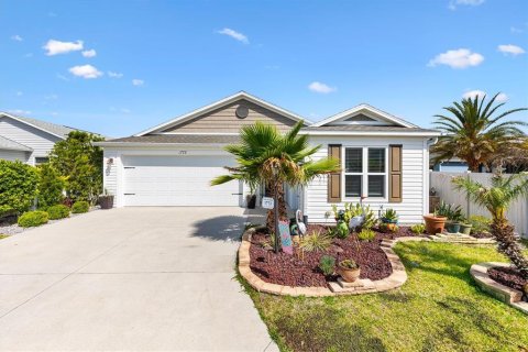 House in The Villages, Florida 3 bedrooms, 132.48 sq.m. № 2223332