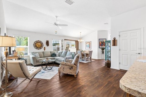 House in The Villages, Florida 3 bedrooms, 132.48 sq.m. № 2223332 - photo 7