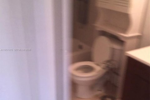 Condo in Sunrise, Florida, 1 bedroom  № 2011457 - photo 8