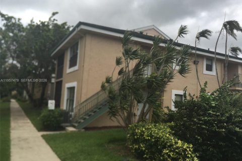 Condo in Sunrise, Florida, 1 bedroom  № 2011457 - photo 19