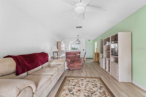 Condo in Bradenton, Florida, 2 bedrooms  № 1520157 - photo 8