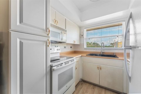 Condo in Bradenton, Florida, 2 bedrooms  № 1520157 - photo 10