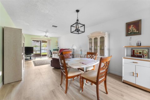Condo in Bradenton, Florida, 2 bedrooms  № 1520157 - photo 5