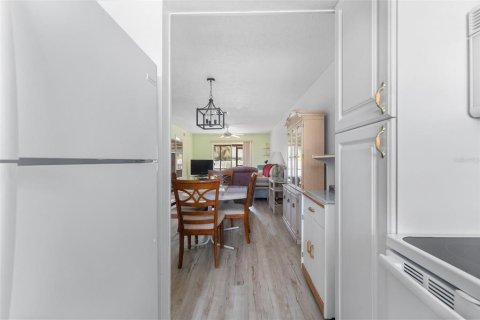 Condo in Bradenton, Florida, 2 bedrooms  № 1520157 - photo 11