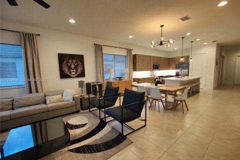 House in Naples, Florida 4 bedrooms № 2172581 - photo 11
