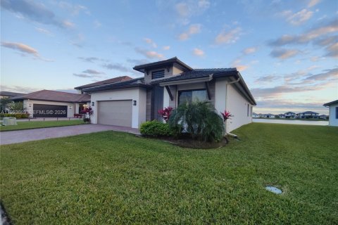 House in Naples, Florida 4 bedrooms № 2172581 - photo 3