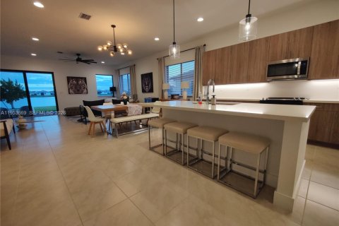 House in Naples, Florida 4 bedrooms № 2172581 - photo 7