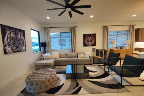 House in Naples, Florida 4 bedrooms № 2172581 - photo 13