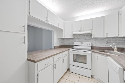 Copropriété à vendre à Tarpon Springs, Floride: 2 chambres, 96.71 m2 № 1916060 - photo 17