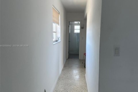 Condo in Miami, Florida, 2 bedrooms № 2192633 - photo 6