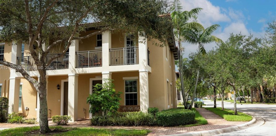 Touwnhouse à Pembroke Pines, Floride 3 chambres, 154.22 m2 № 2416216