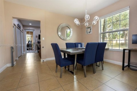 Touwnhouse à vendre à Pembroke Pines, Floride: 3 chambres, 154.22 m2 № 2416216 - photo 5