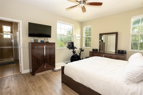 Touwnhouse à vendre à Pembroke Pines, Floride: 3 chambres, 154.22 m2 № 2416216 - photo 9