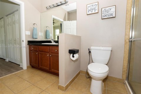Touwnhouse à vendre à Pembroke Pines, Floride: 3 chambres, 154.22 m2 № 2416216 - photo 12