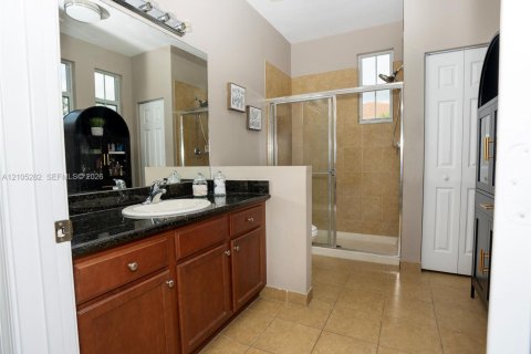 Touwnhouse à vendre à Pembroke Pines, Floride: 3 chambres, 154.22 m2 № 2416216 - photo 11