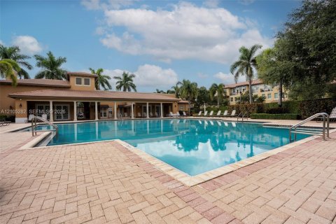 Touwnhouse à vendre à Pembroke Pines, Floride: 3 chambres, 154.22 m2 № 2416216 - photo 18