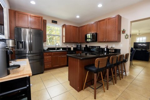 Touwnhouse à vendre à Pembroke Pines, Floride: 3 chambres, 154.22 m2 № 2416216 - photo 7