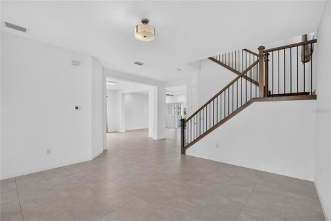 Villa ou maison à louer à Wesley Chapel, Floride: 5 chambres, 314.1 m2 № 2416714 - photo 4