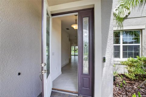 Villa ou maison à louer à Wesley Chapel, Floride: 5 chambres, 314.1 m2 № 2416714 - photo 2