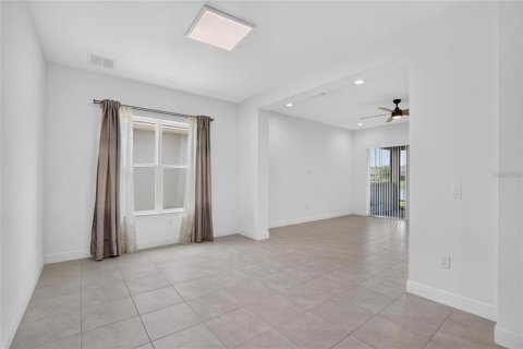 Villa ou maison à louer à Wesley Chapel, Floride: 5 chambres, 314.1 m2 № 2416714 - photo 7