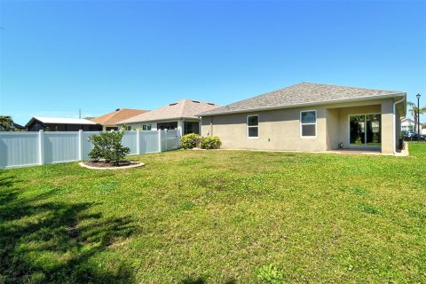 House in Venice, Florida 3 bedrooms, 162.39 sq.m. № 1651607 - photo 30