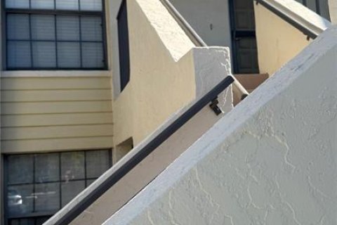 Condo in Sarasota, Florida, 2 bedrooms № 2108914 - photo 2
