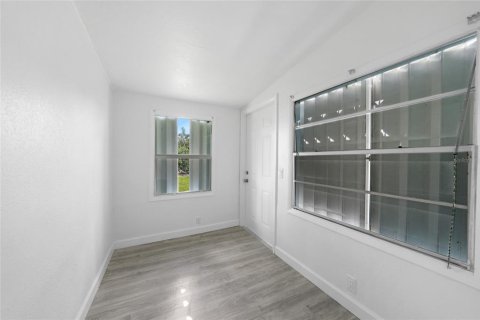 House in Port Charlotte, Florida 3 bedrooms, 107.49 sq.m. № 1879750 - photo 10