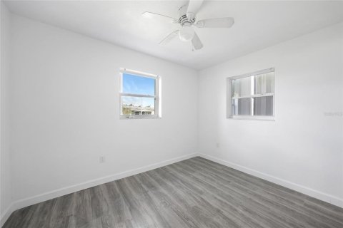 House in Port Charlotte, Florida 3 bedrooms, 107.49 sq.m. № 1879750 - photo 19