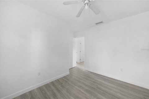 House in Port Charlotte, Florida 3 bedrooms, 107.49 sq.m. № 1879750 - photo 2