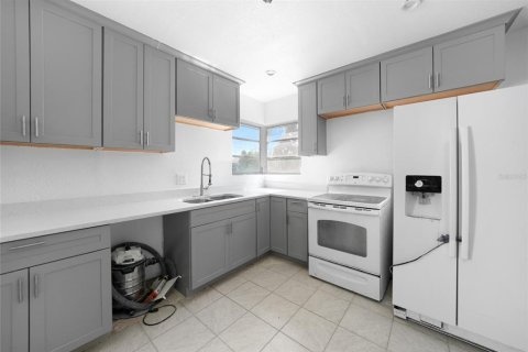 House in Port Charlotte, Florida 3 bedrooms, 107.49 sq.m. № 1879750 - photo 7