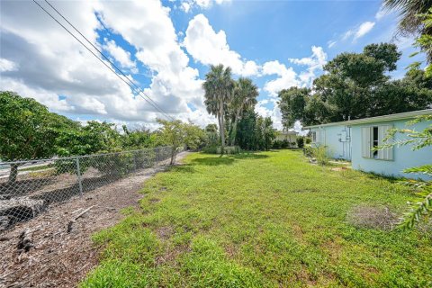 House in Port Charlotte, Florida 3 bedrooms, 107.49 sq.m. № 1879750 - photo 24